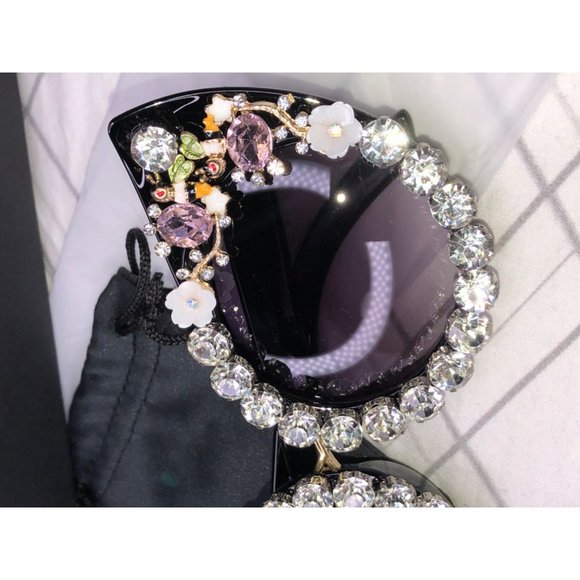 Mincl Embellished Sunglasses OS - Picture 4 of 8